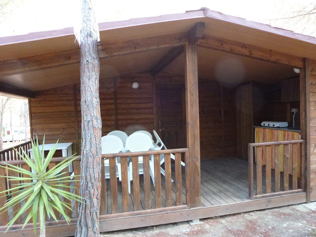 Villaggio Camping Calapineta Синискола Номер фото